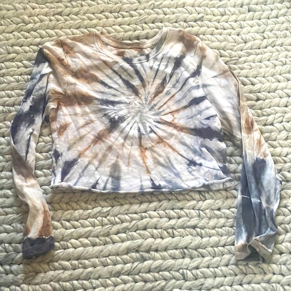 Hanes Hand Tye-Died Cropped Long-sleeve
